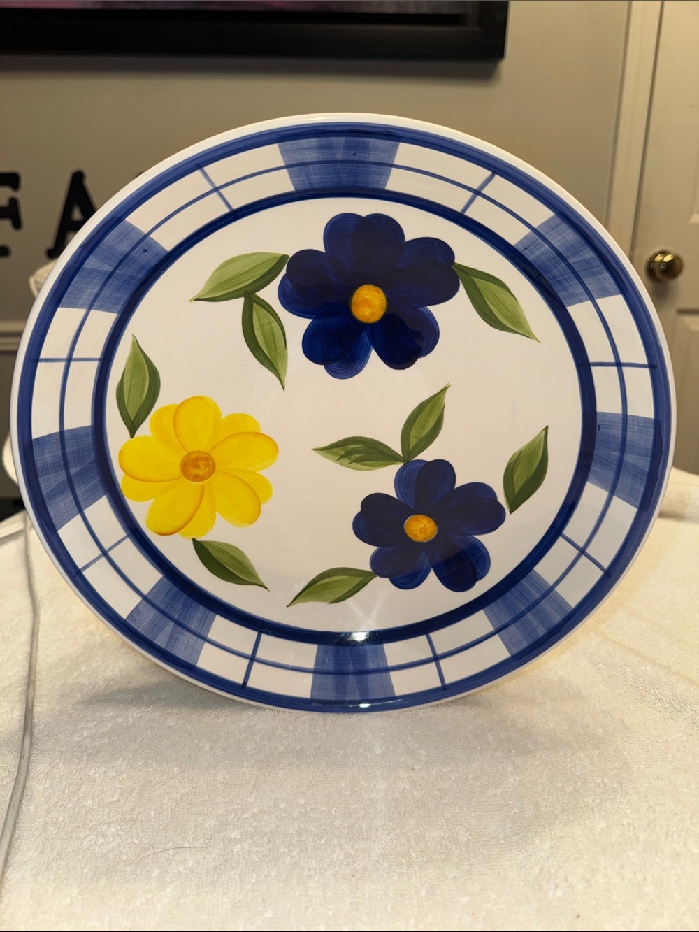 Vintage A Step Beyond "San Remo" 11" Round Serving Bowl